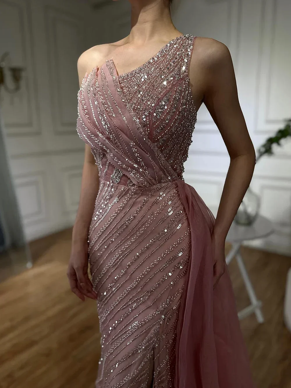 Luxury Dubai &nbsp;Blue One Shoulder Split Saudi Evening Gown with Beaded Side Overskirt Dress for Formal Occasion&nbsp; - Image 5